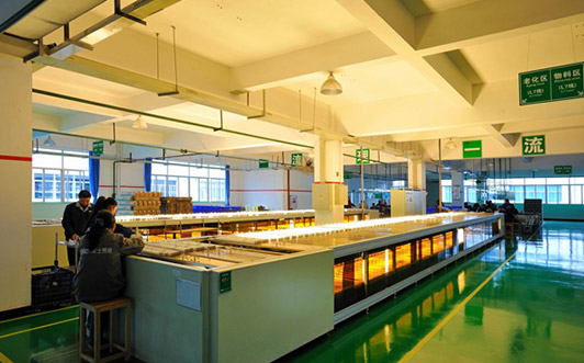 Green LED Lighting Solutions provides LED Neon for restaurant and bar